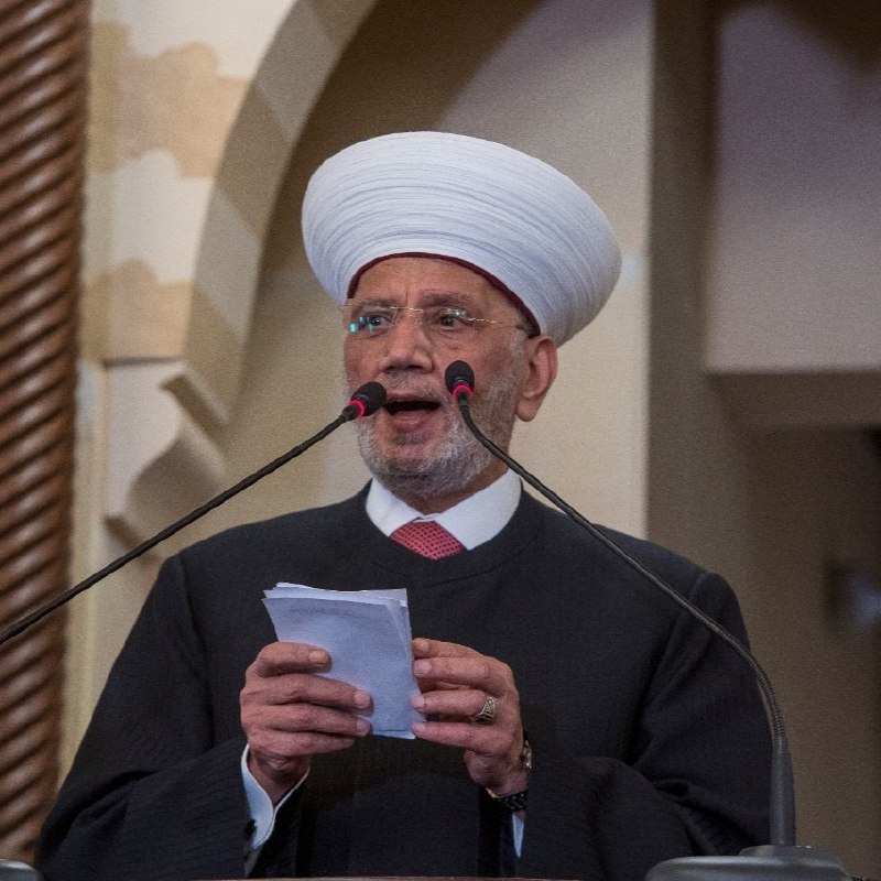 Under the guidance of Mufti Darian... the Islamic endowments turn to the preachers of the Lebanese mosques to dedicate the Friday sermon to talk about the "attempt to direct Mecca": any attack on Saudi Arabia is an attack on all Muslims and free people in the world.