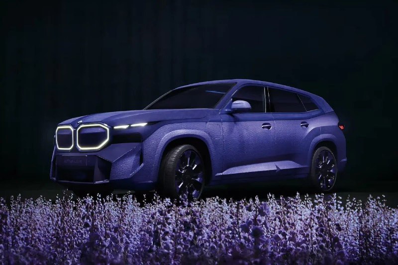 BMW обшила кузов кроссовера XM бархатом 5