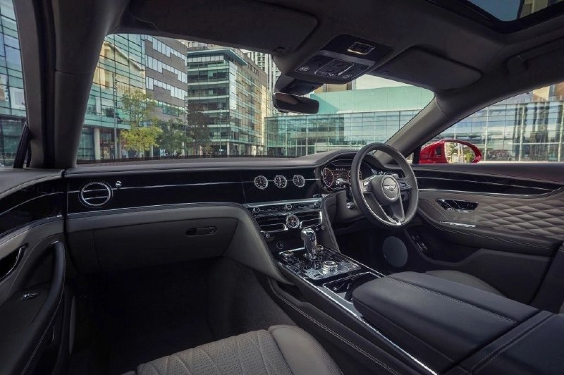 Bentley Flying Spur V8 '2020 6