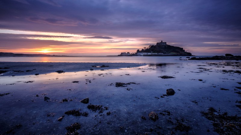Where the sea makes waySt. Michael's Mount in Marazion, Cornwall, England (© Baxter Bradford/robertharding/Getty Images)