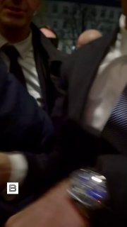 נשיא פולין קרול נורוקי התקשה להיכנס לבניין בית המשפט לחוקה: הביטחון נאלץ להדוף קהל של מפגינים שחסמו את הכני…