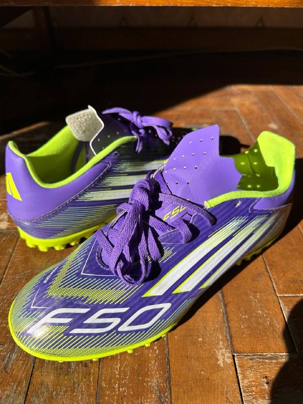 Продам бутсы сороконожки адидас F50