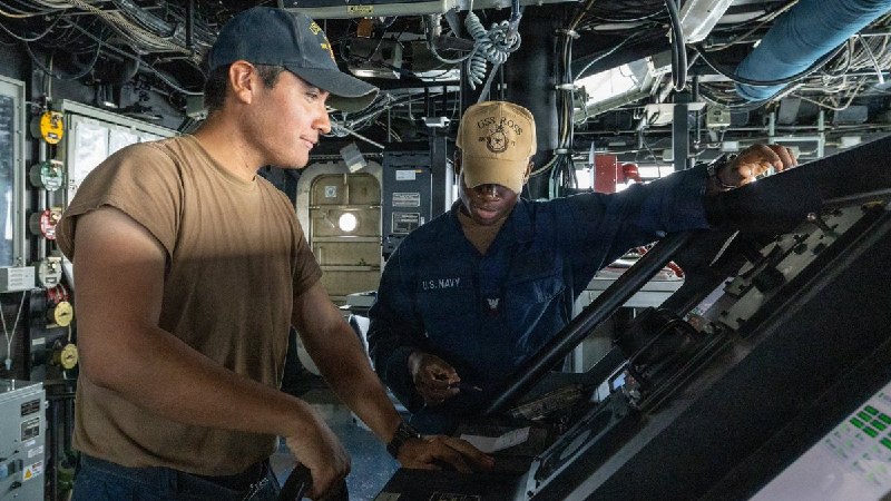 🇺🇸🇮🇷Centcom: מאז התגברות המצור על נמלי איראן, הוסטו 55 ספינות מסחריות, 2 ספינות הושבתו ו-2 ספינות נבדקו.