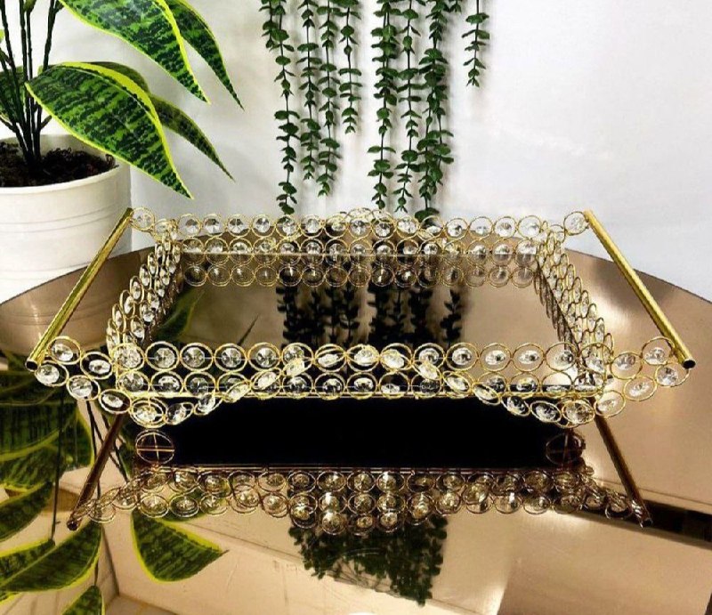پخش عمده چیان: ❤️✔️✅ سینی مستطیل دسته دار کف آینه نگین رنگبندی : طلایی ، جنس آبکاری عالی ، سینی پذیرایی لوکس نگین دار ، #سینی_نگین با ط