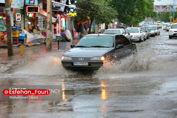 اصفهان فوری: احتمال بارشهای همرفتی در ارتفاعات غرب اصفهان🔹رئیس مرکز پیشبینی و مدیریت بحران مخاطرات جوی اداره کل هواشناسی اصفهان از