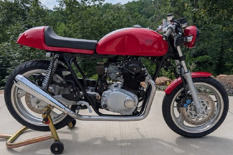 🚐💥 Историческая Honda CB350 стал настоящим “цифровым классиком”.Недавно в наше
