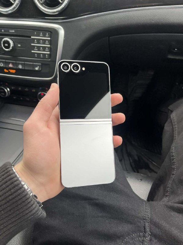 Продаётся/бменивается samsung z flip 6 — фото 1