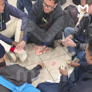 Длительность полёта на Кубу может увеличиться в среднем до 18 часов из-за топливного кризиса и вынужденных промежуточных посадок для дозаправки.Туристы рассказали Mash, что ситуация на Кубе сложная, но пока не критичная: отменяются экскурсии, возникают про