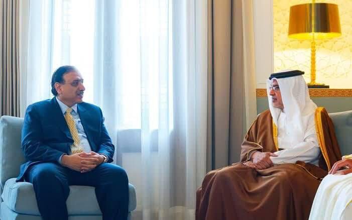فرارو: دیدار مشاور امنیت ملی پاکستان با ولیعهد بحرینارتشبد «محمد عاصم ملک»، مشاور امنیت ملی و مدیرکل سازمان اطلاعات نظامی پاکست