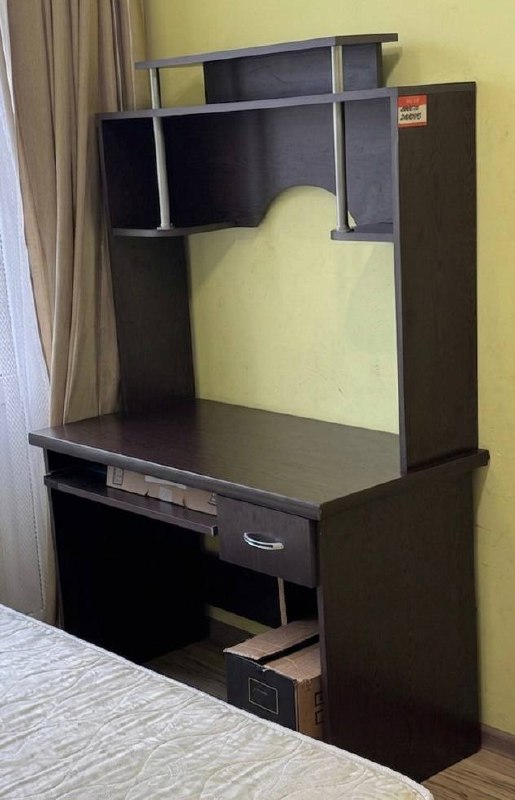 рабочий/компьютерный стол — фото 1