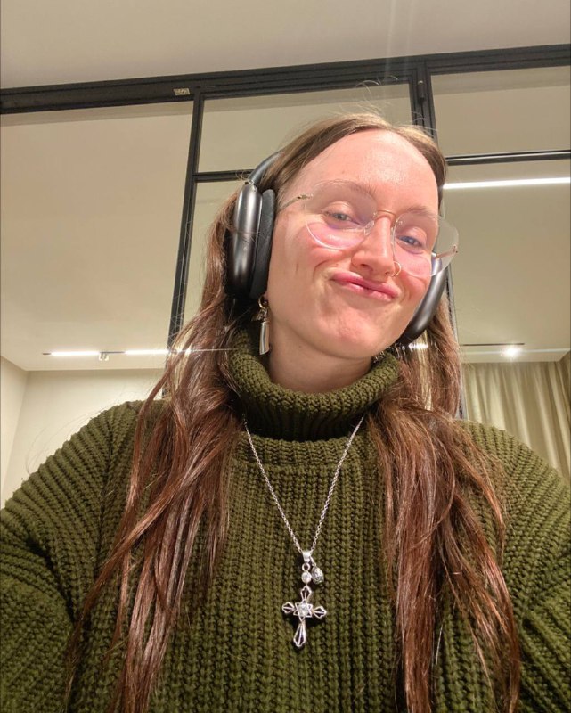 «Хотите — приходите, а хотите — не приходите»🌝Для того, чтобы иметь много клиентов, успех в той или иной сфере👇🏽Нужно учесть один важный пазл, который стоит в основе и без которого не будет роста📈🧩 проДАВАТЬ себяХочешь, чтобы купили — продайУ многих аллергия на это слово. Но давайте я сегодня чуточку подавлю на больное😅👇🏼👇🏼