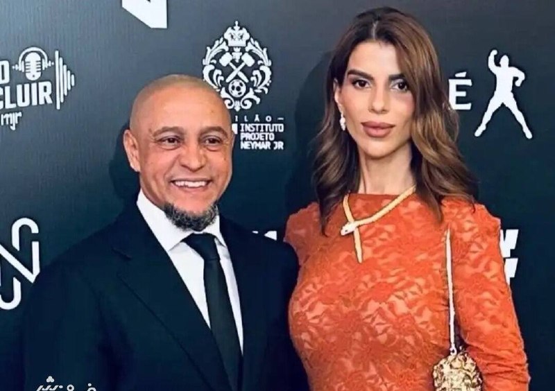 سهام نیوز: ✅روبِرتو کارلوس شایعات مربوط به مسلمان شدن خود را تکذیب کرداسطوره فوتبال برزیل:من برای دین اسلام احترام زیادی قائلم و دی