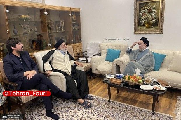 تهران فوری 🏙: دیدار سید محمد خاتمی با سید‌هادی خامنه‌ای🔹تأکید خاتمی بر فعال بودن دیپلماسی و عقلانیت و دستیابی به آرامش و صلح شرافتمندا