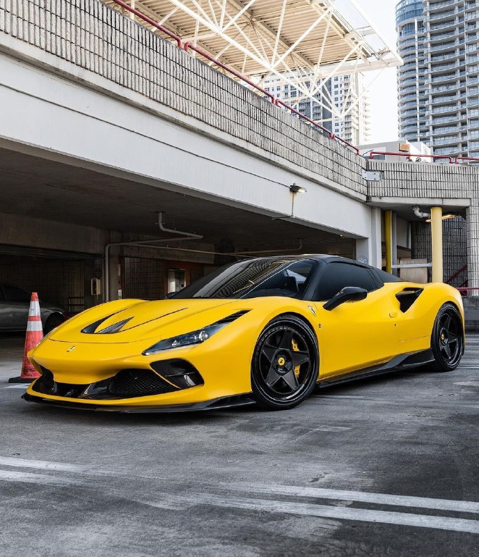 Ferrari F8 Spyder 2