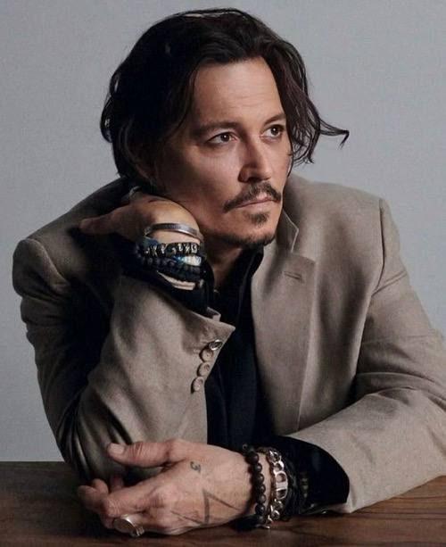 Ariamovie: ♨️ به گزارش ددلاین، مارگو رابی نقش اصلی فیلم Pirates of the Caribbean 6 را بر عهده خواهد داشت.▪️جانی دپ در حال مذاکره بر