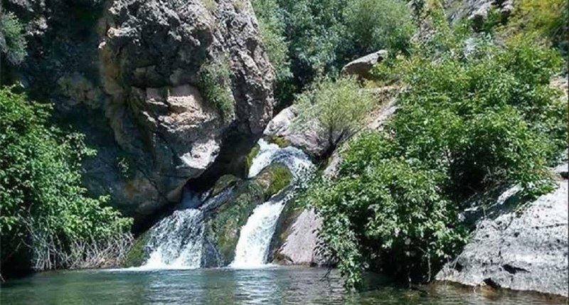 موج خبر لرستان: 💧 جایی تماشایی در طبیعت کوهدشت؛ «سراب کاکیزه»در گوشه‌ای از طبیعت شهرستان کوهدشت، سراب کاکیزه با حوضچه‌های طبیعی، آب زلال