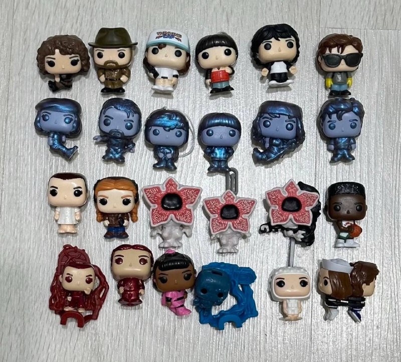 Продаю коллекции Lego, Kinder и Funko — фото 1