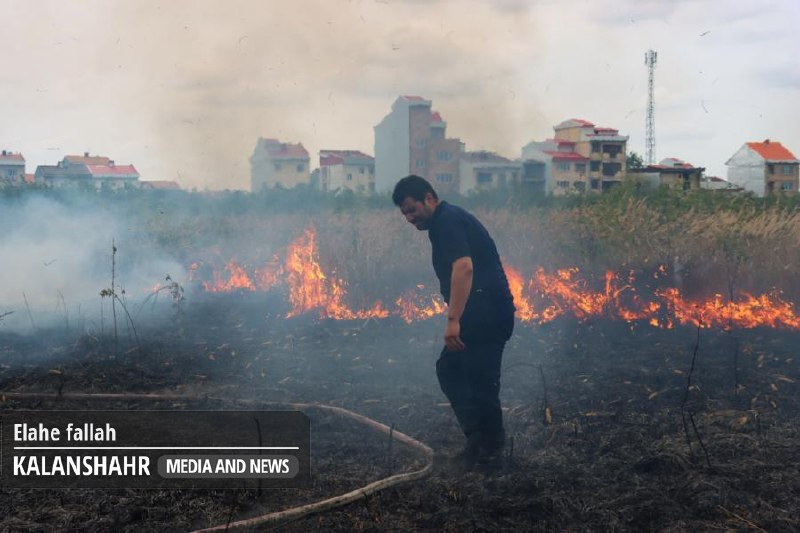 کلانشهر: 📸مهار آتشسوزی گسترده در ۲ هکتار علفزار جاده لاکان رشت؛ آتش به مجتمعهای مسکونی نرسید#اختصاصی_کلانشهر📷الهه فلاح آتشسوزی