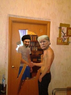 США сняли морскую блокаду с иранских портов по приказу ТрампаЦентральное командование армии США (CENTCOM) сообщило, что «американские военные не препятствуют транзиту судов в иранские порты Персидского и Оманского заливов или из них».  Отмечается, что кора