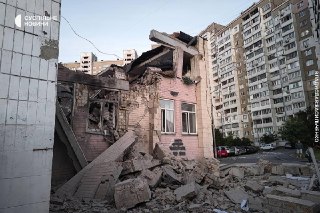Четыре человека погибли и почти 60 пострадали в результате ударов по Киеву, «зафиксированы повреждения в различных районах города», сообщил мэр Кличко.