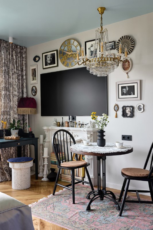 Эклектичная студия 25 м в Крылатском винтаж и французский шик Хозяйка квартиры работает врачом-сомнологом. Перед дизайнером Ариной Дудниковой стоял... - изображение 2 - студия, интерьер, эклектичная