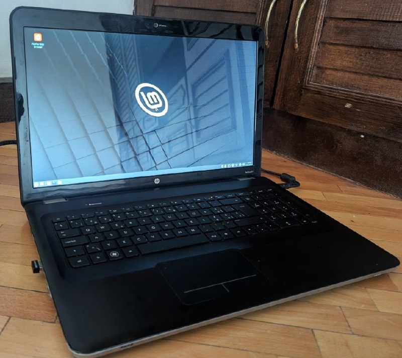 Ноутбук HP Pavilion dv7 — фото 1