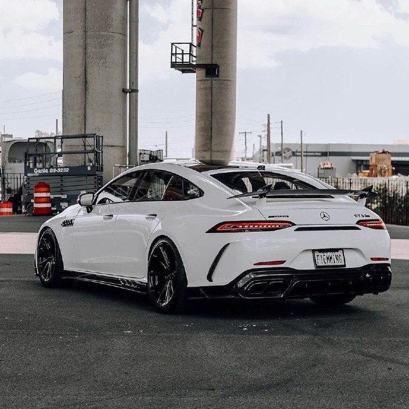 Mercedes-AMG GT 4-door с карбоновым бодикитом от Inferno 2