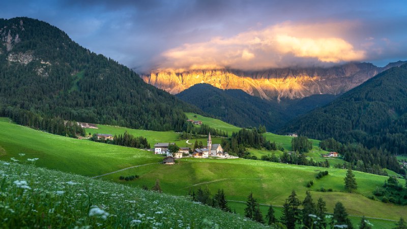 Postcard from the peaksVillage of Santa Maddalena, Dolomites, Italy (© Sakrapee Nopparat/Getty Images)