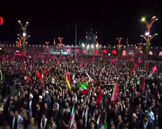 🎦 כל הדיוויזיות הצבאיות האלה למדו לאהוב את המנהיג...