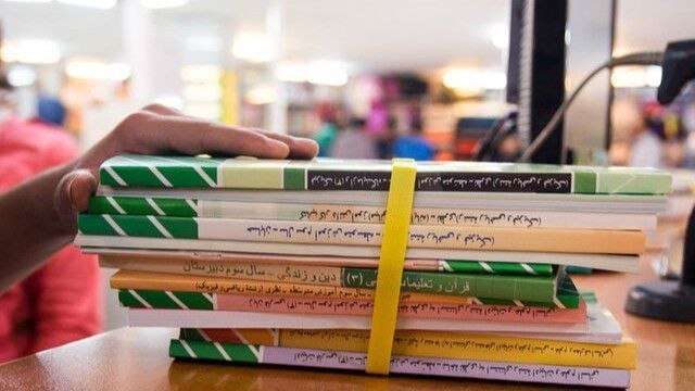 اخبار همدان: پایان جولان دلالان کتابهای درسی🔹مرکز اطلاعرسانی و روابط عمومی وزارت آموزش و پرورش: فروش کتابهای درسی دانشآموزان خارج