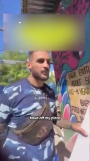 משפחה ישראלית סורבה כניסה לפארק האקזוטי של סאמוי בקוסמוי, תאילנד, ב-12 באוגוסט, לאחר שנודע לצוות שהם מישראל…