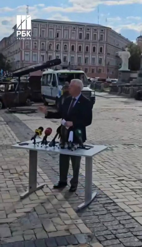 Сенатор Линдзи Греъм каза, че Белият дом се е съгласил да подкрепи ревизирания закон за санкциите на Русия, разработен със Сен Ричард Блументал.