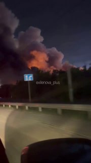При атаке БПЛА на Воронежскую область загорелись склады WB. Один человек погиб, еще двое ранены, сообщил губернатор Александр Гусев.Также при падении фрагментов беспилотных устройств Новоусманском районе начались пожары на двух складах крупной компании, от