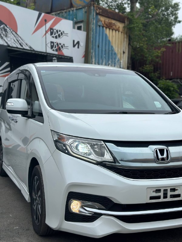 Honda Stepwgn 2017 фото 2