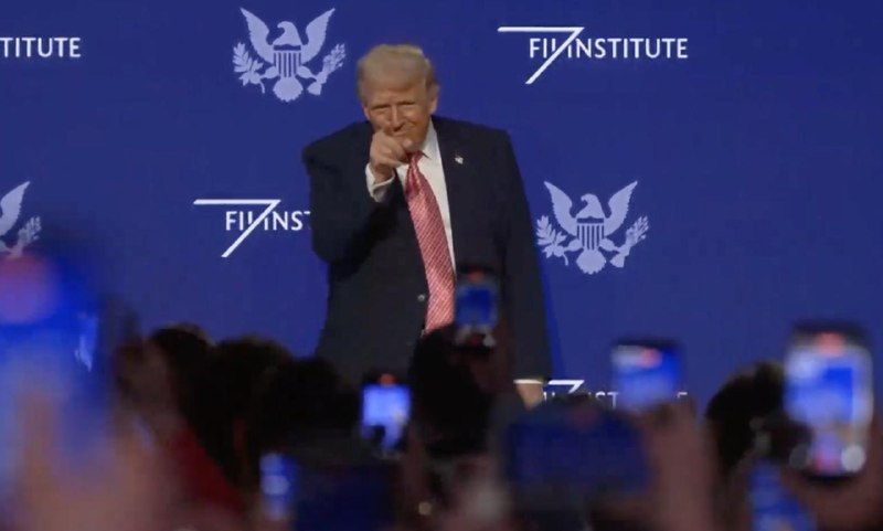 Трамп назвал Ормузский пролив в свою честьПрезидент США Дональд Трамп во время выступления на инвестиционном форуме в Майами шутливо назвал Ормузский пролив своим именем. Затем он добавил, что Ближний Восток якобы максимально близок к наступлению новой сво