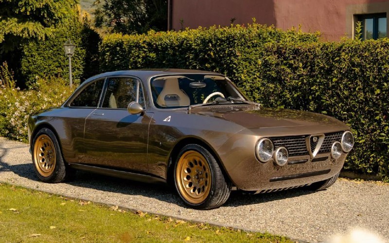 В Италии создали купе в духе Alfa Romeo 60-х

Итал...