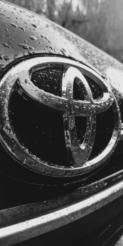 Успех Toyota доказывает силу гибридов и сбалансиро...