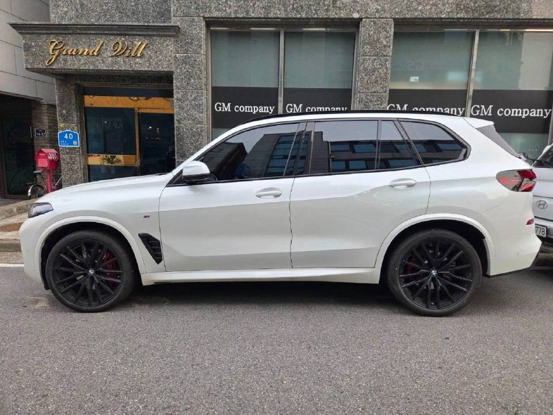 BMW X5 40d xDrive M Sport Pro Online Exclusive 2025 — фото 3