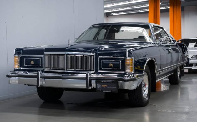 В субботу утром мы наткнулись на интересный экземпляр - Mercury Grand Marquis 19