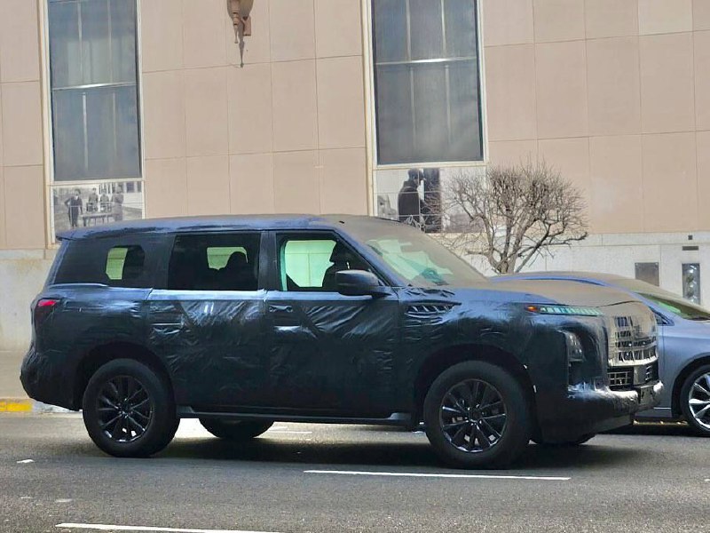 Новый Infiniti QX80 был замечен в камуфляже на дорогах в Сан-Франциско