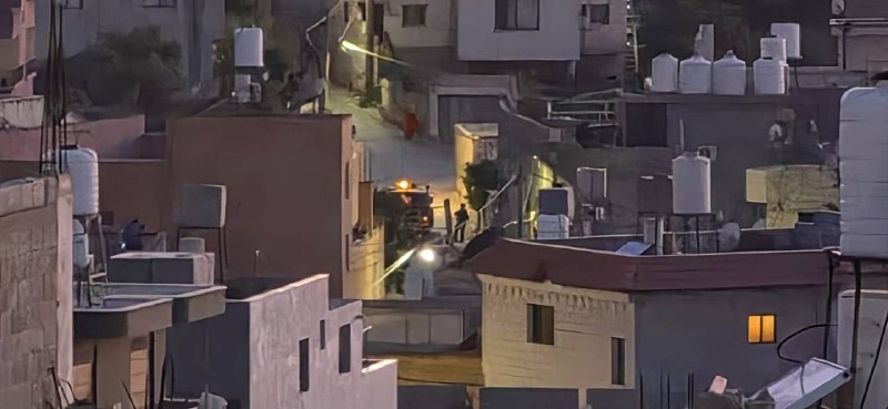כוחות הכיבוש מסתערים על העיירה בית פוריק, מזרחית לשכם.