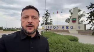 Зеленски заяви, че Украйна ще укрепи позициите си в Донецкския регион чрез две подновени групи, командвани от "Герои на Украйна" Денис Прокопенко и Андрей Билецки. Той каза, че ще се осигури още оборудване и на силите по оста Запоризхия, включително разширено производство и доставка на наземни роботизирани системи. Зеленски добави, че по-системният подход към стачки от среден обсег и необходимите решения на персонала са били договорени с министъра на отбраната и главнокомандващия.