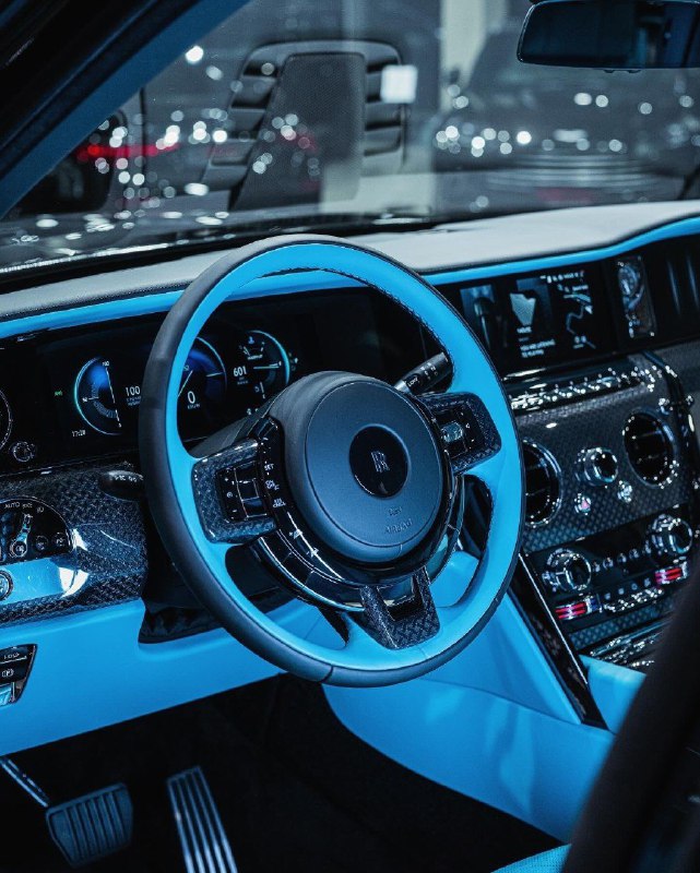 Rolls-Royce Cullinan ll Black Badge Tiffany edition 3
