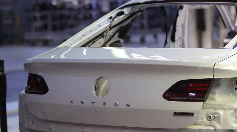 Volkswagen снял с производства стильный лифтбэк Arteon 4