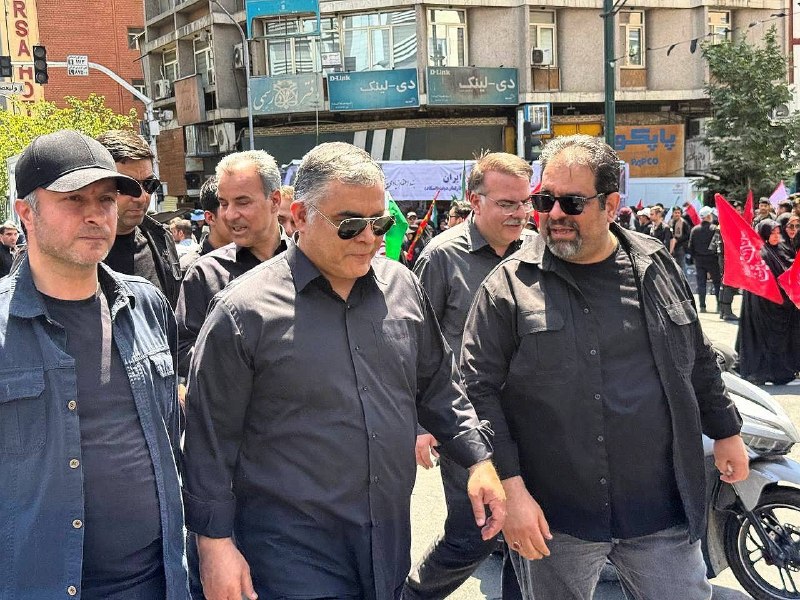 נוכחות שר הנפט יחד עם סגניו בהלוויה של המנהיג ההרוג