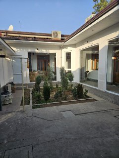 Uy sotiladi 5 xona