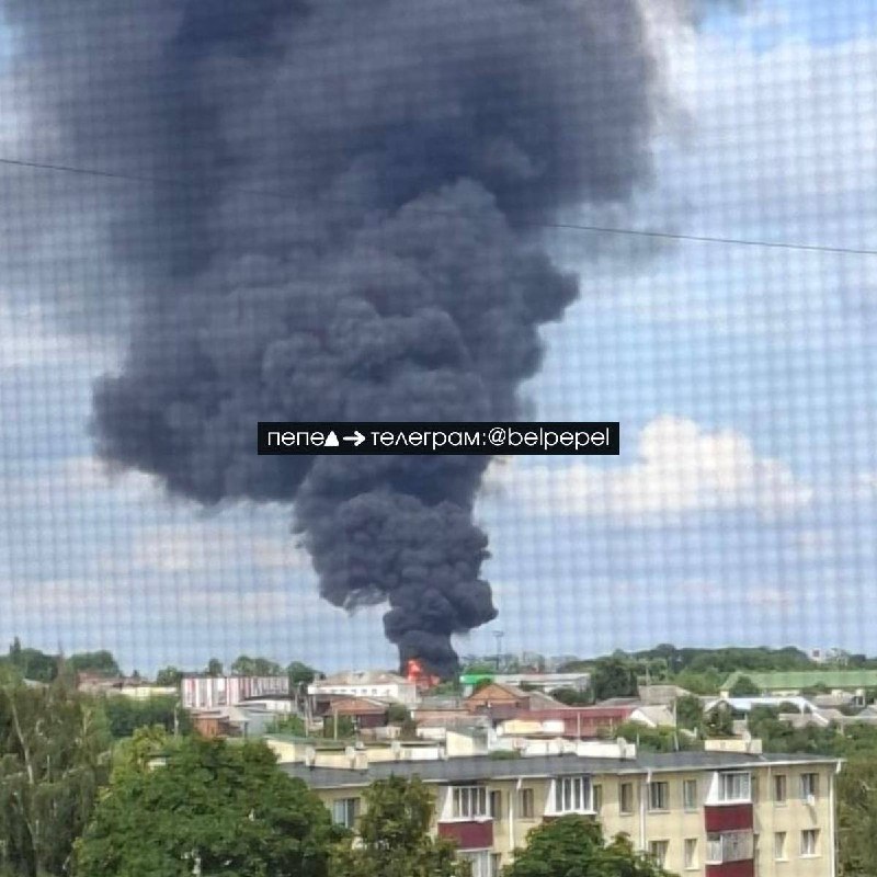 A drone struck a fuel storage tank in Proletarsky, Russia’s Belgorod region.