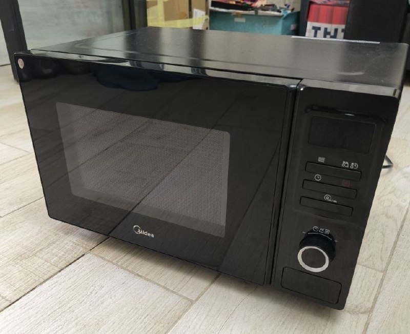Продам микроволновку MIDEA AM823A2AT-B