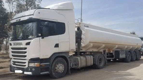 اخبار هرمزگان: کشف ۳۰ هزار لیتر سوخت قاچاق در یک تانکر در بندرعباس🔹فرمانده انتظامی شهرستان بندرعباس از کشف و ضبط ۳۰ هزار لیتر گازوئیل ق