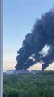 В Петербурге после атаки БПЛА горит "Петербургский нефтяной терминал"Как сообщил губер Беглов, беспилотники утром атаковали «объекты инфраструктуры в Кронштадте, Кировском и Красносельском районах», пострадали несколько человек.В аэропорту Пулково ввели ог